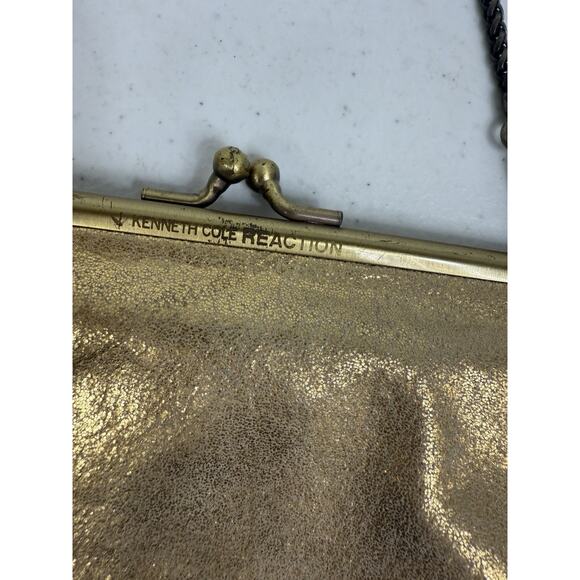 Vintage Kenneth Cole Reaction Gold Kiss‎ Lock Clutch Evening Bag - Picture 2 of 6
